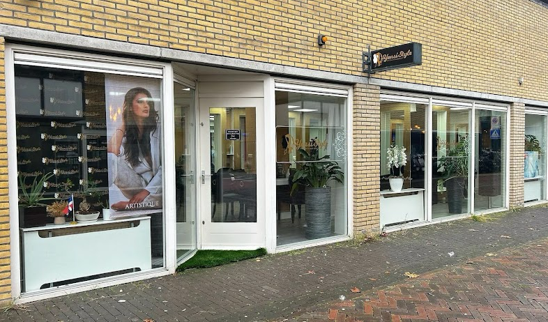 Yensi Style storefront on Madridweg, Almere
